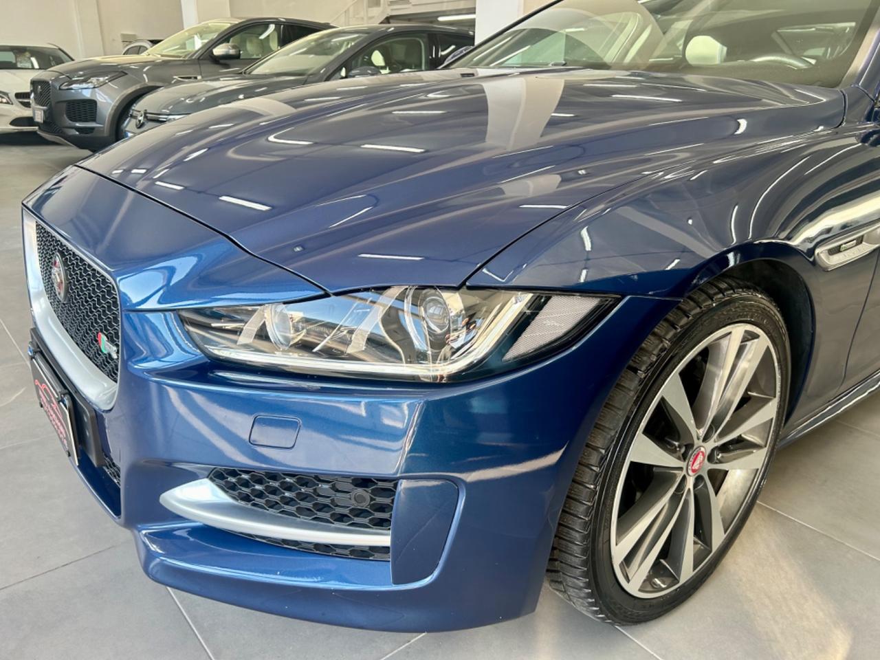 Jaguar XE 2.0 D Turbo 180CV R-Sport FINANZIABILE