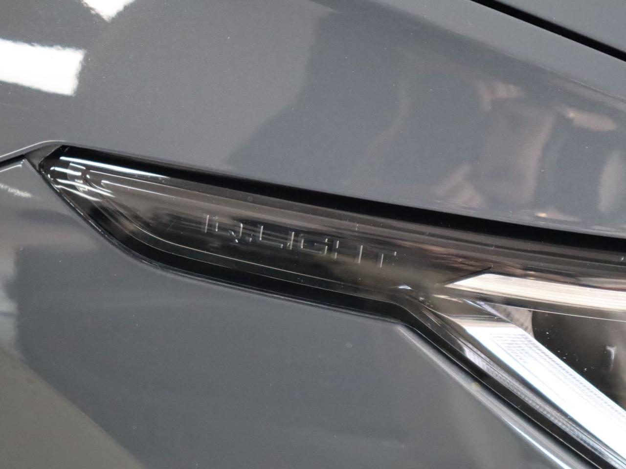 Volkswagen Golf GTI Ultimate 2.0 TSI GTI #10385