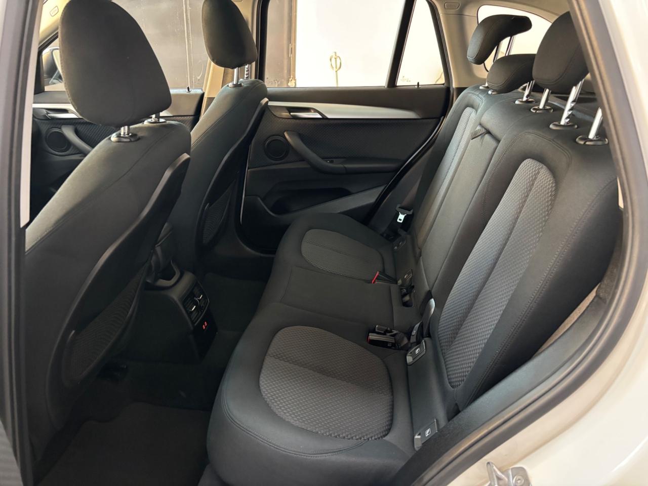 Bmw X1 sDrive18d Business Aut. 8 Steptronic Tetto panoramico