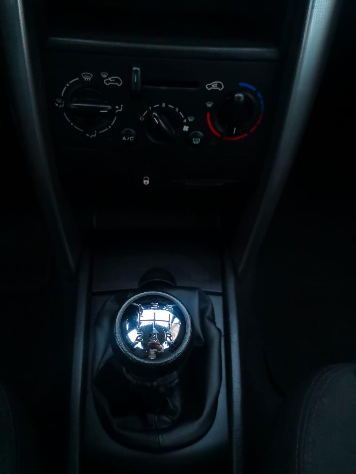 Peugeot 207 1.4 benz 95CV 5p. ***NEOPATENTATI***