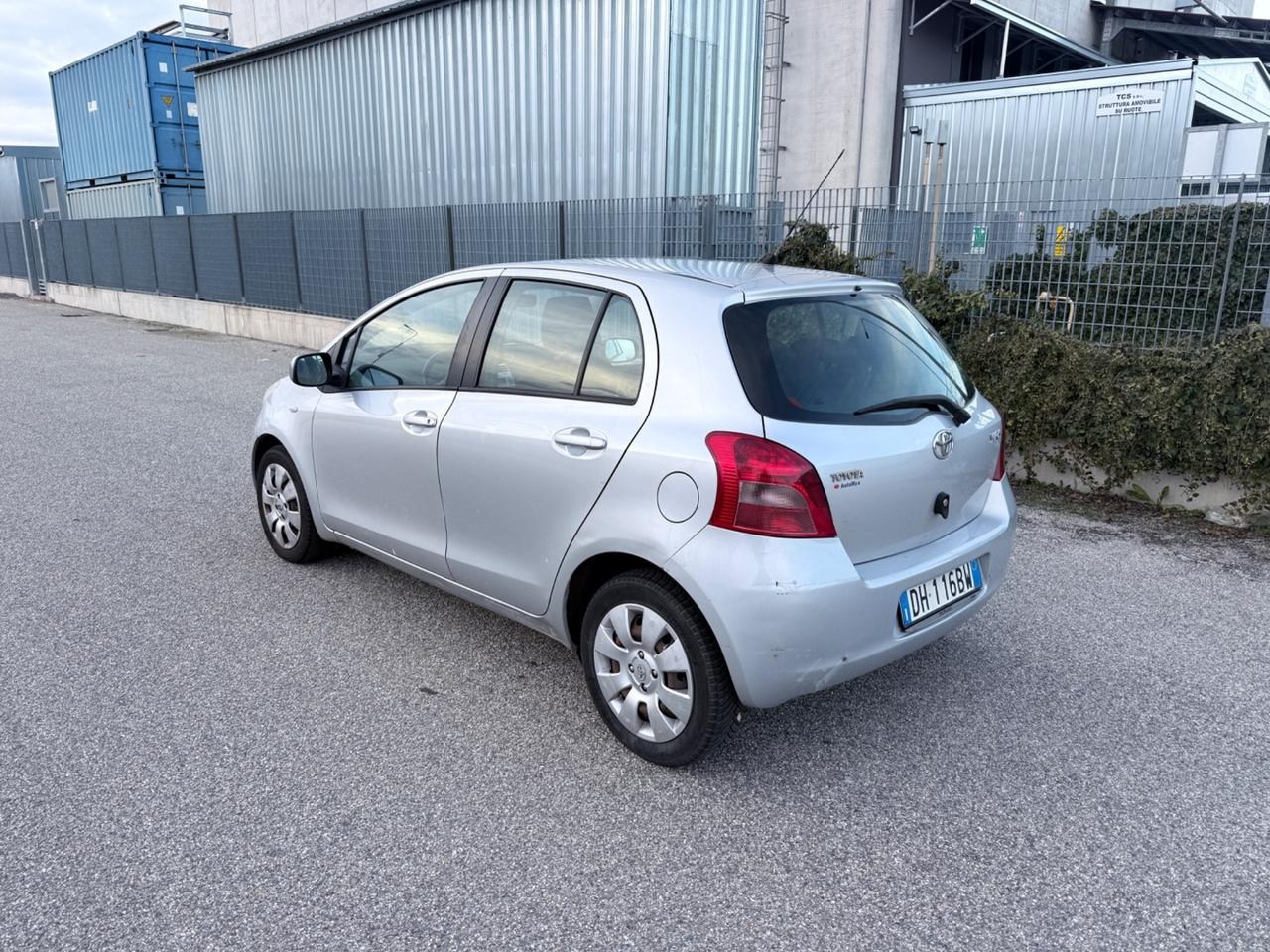 Toyota Yaris 1.3 5 porte