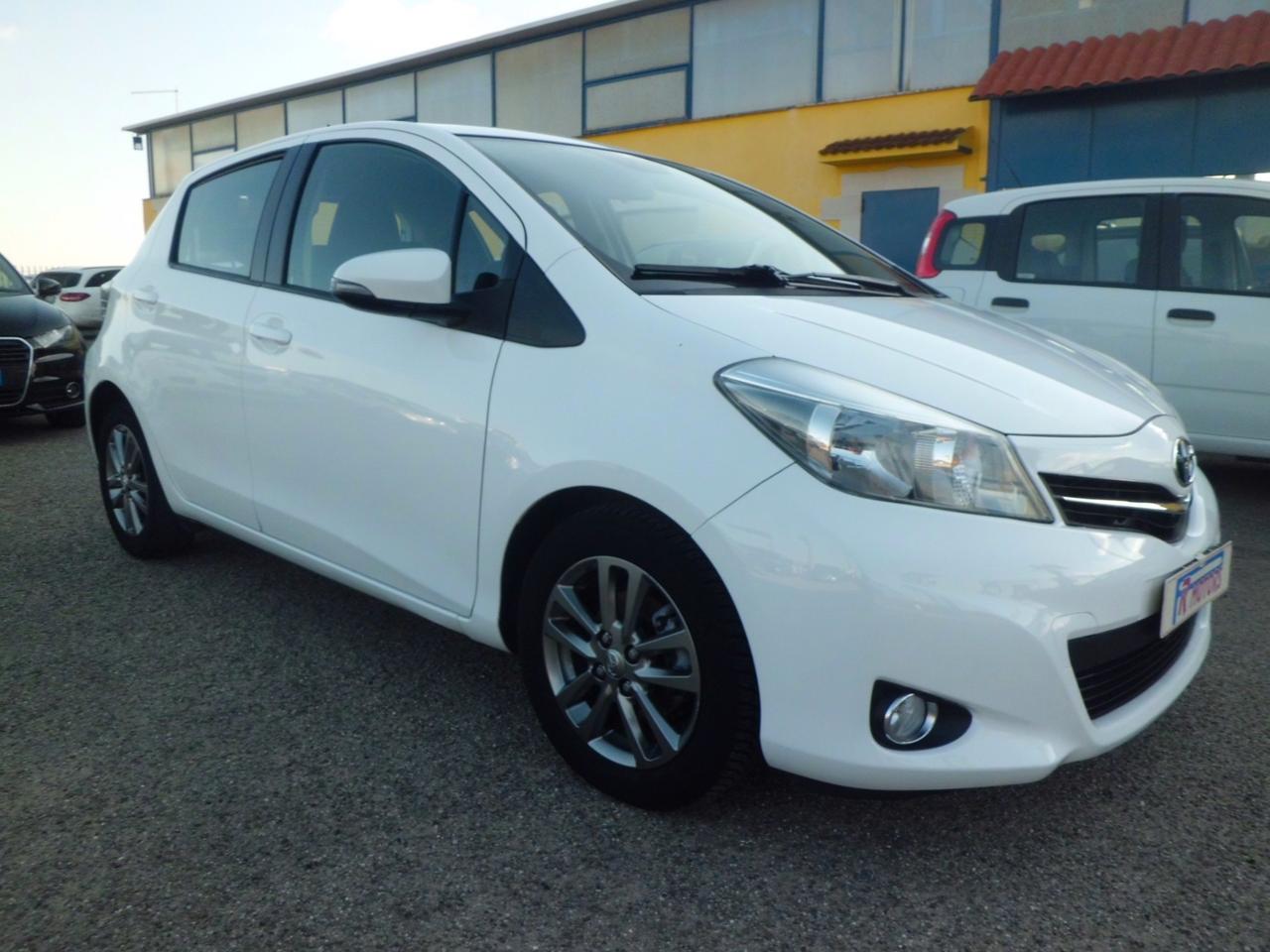 Toyota Yaris 1.4 D-4D 5 porte Lounge DISPONIBILITA' DI 1 PEZZO IBRIDO BENZINA AUTOMATICO FULL OPTIONAL