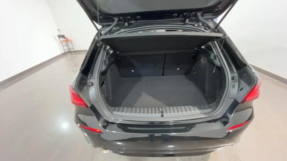 Bmw 116 116d 5p. Advantage