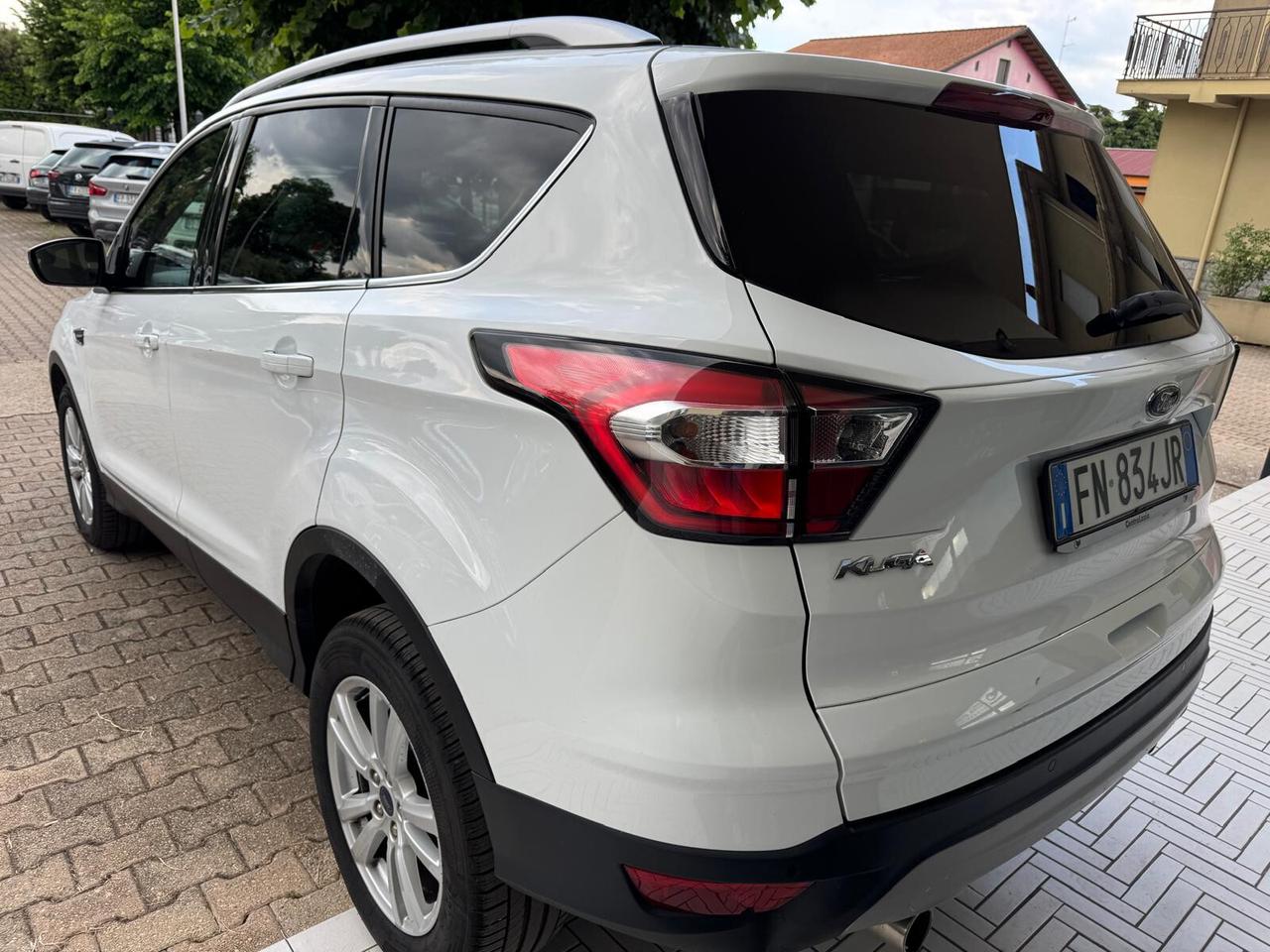 Ford Kuga 1.5 TDCI 120 CV S&S 2WD Powershift Business