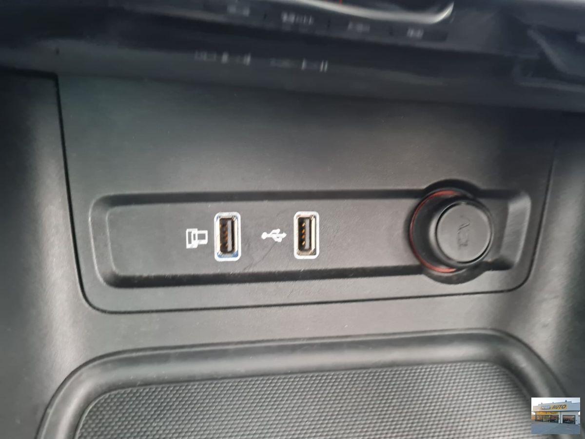 MG ZS Luxury 1.5 Benzina-Anno 2022