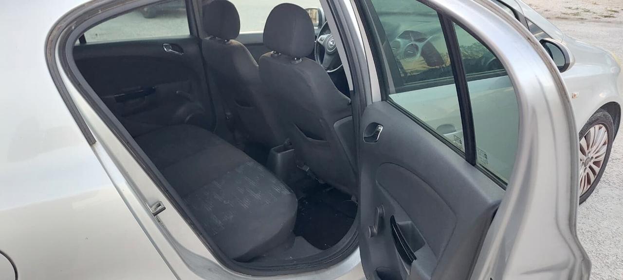 Opel Corsa 1.2 5 porte Cosmo