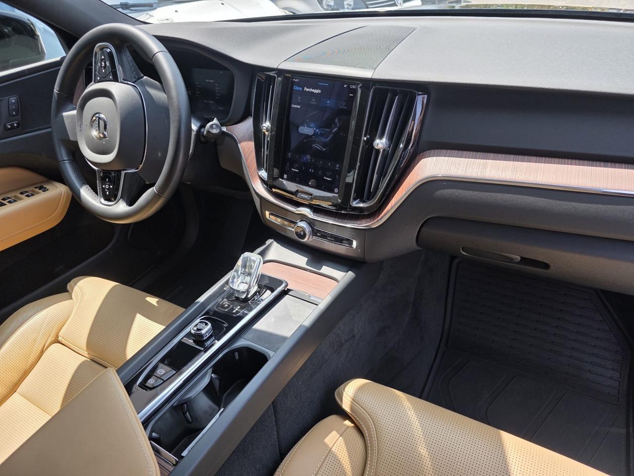 Volvo XC60 B4 2.0 hybrid 2023