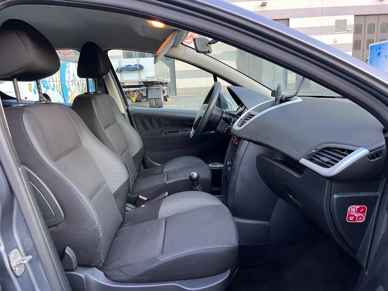 Peugeot 207 1.4 8V 75CV 5p. PERFETTA X NEOPATENTATI