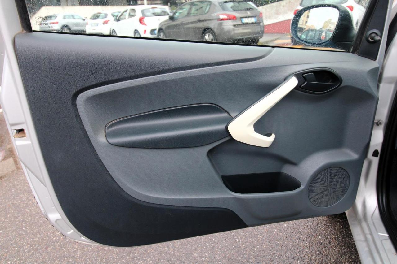 Ford Ka/Ka+ 1.2 8V 69CV INDIVIDUAL BLACK & WHITE