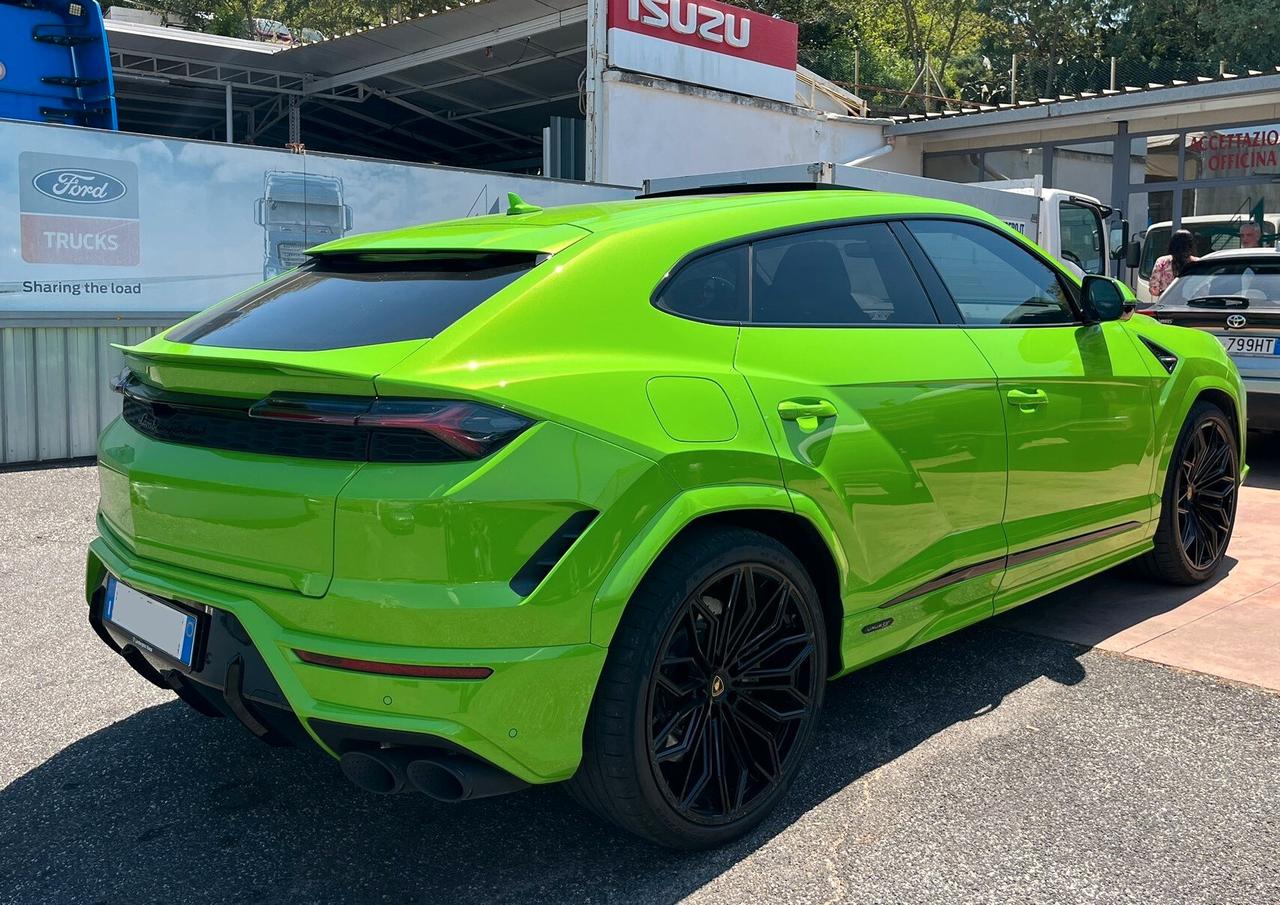 Lamborghini USUS SE 799 cv
