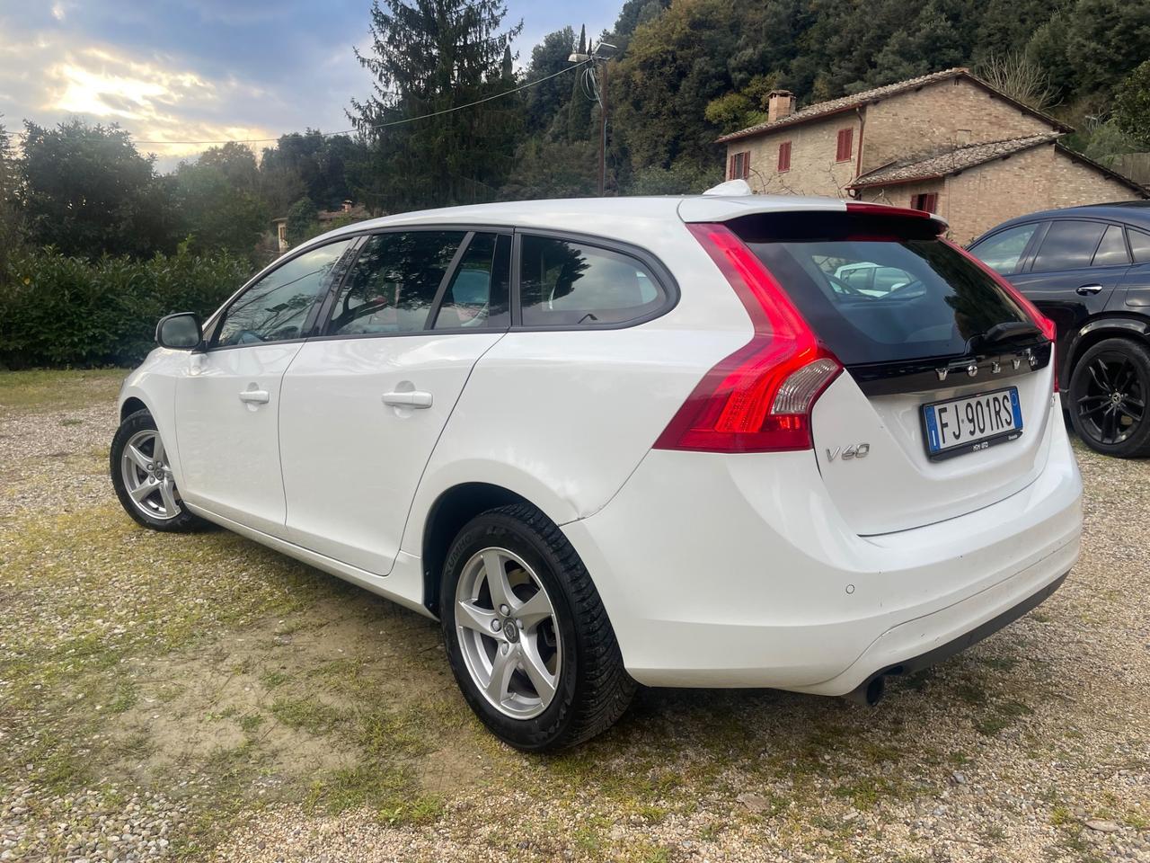 Volvo V60 2.0 Diesel - Automatico - Neopatentati