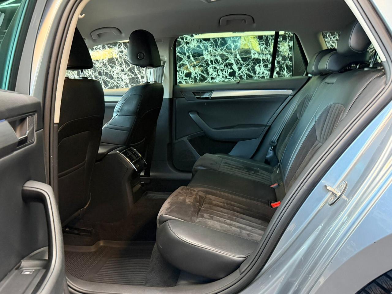Skoda Superb 2.0 TDI DSG Wagon Ambition