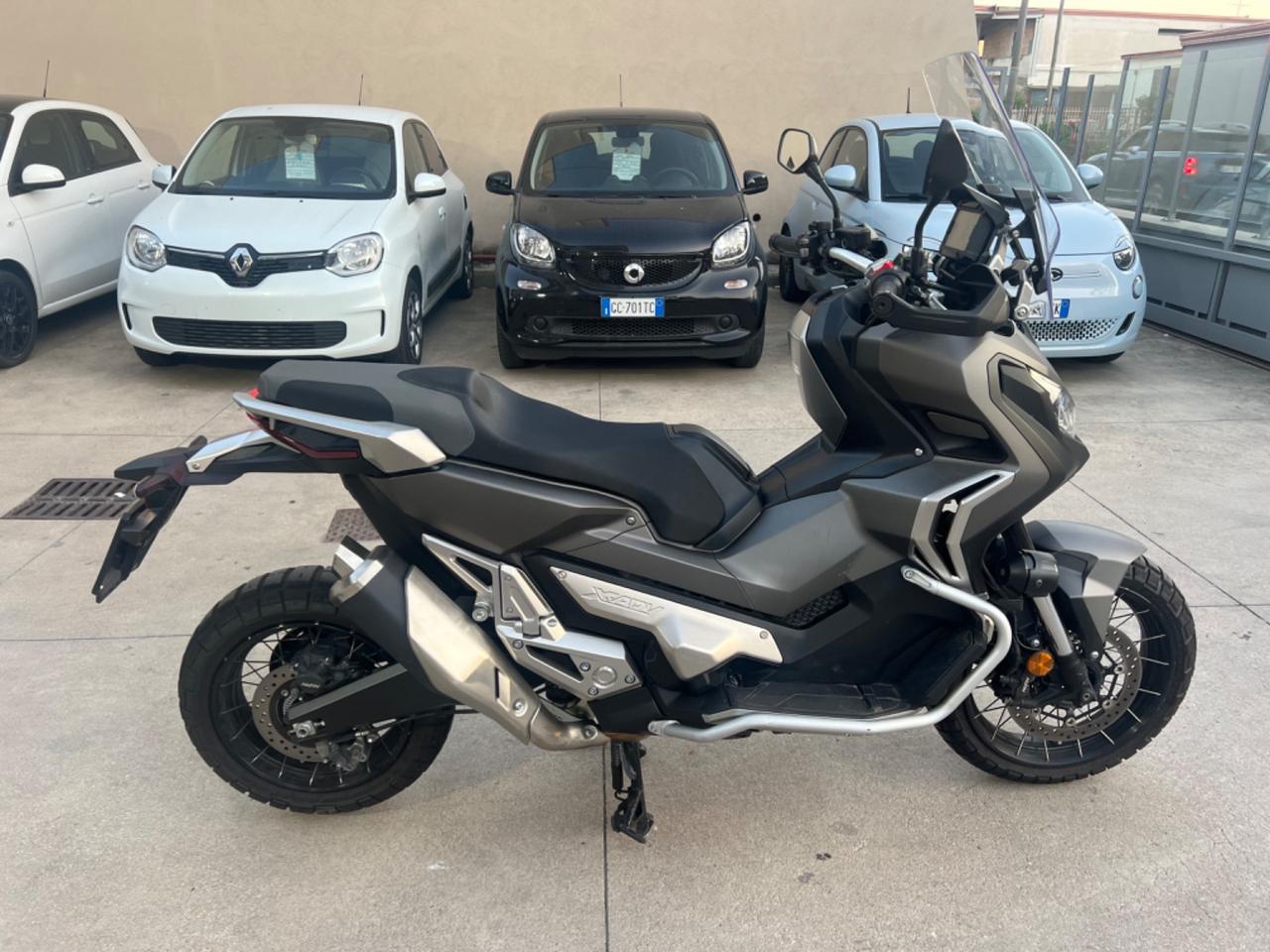 Honda X-ADV 750 .