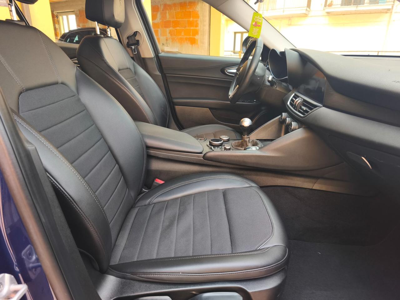 Alfa Romeo Giulia 2.2d 180 CV Manuale PROMO