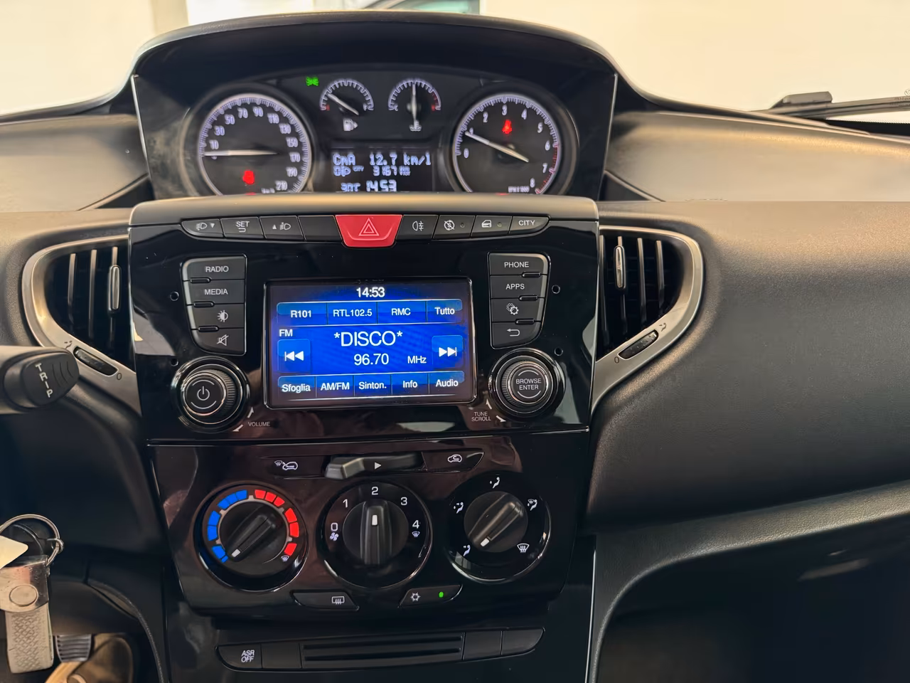 Lancia Ypsilon 1.2 69 CV 5 porte S&S Gold 30.000 KM UNIPROP.