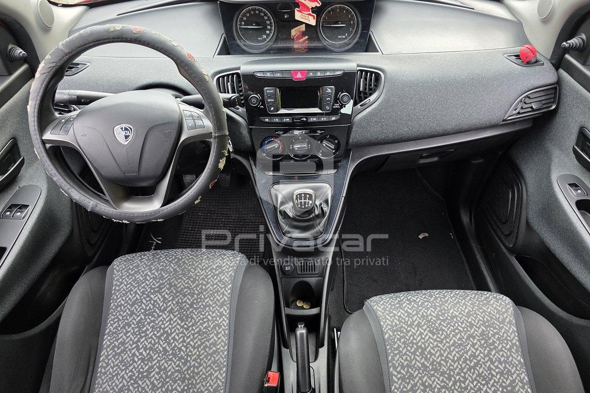 LANCIA Ypsilon 1.0 FireFly 5 porte S&S Hybrid Ecochic Silver