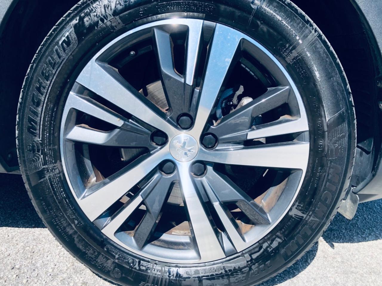 Peugeot 5008 BlueHDi 130 EAT8 Allure N1 AUTOCARRO