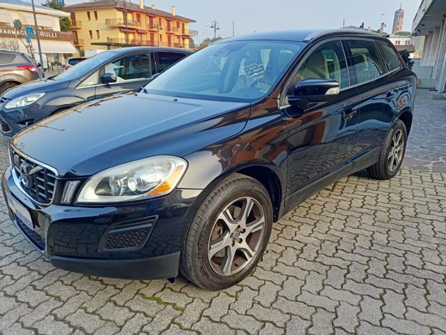 VOLVO XC60 D3 AWD Geartronic Summum