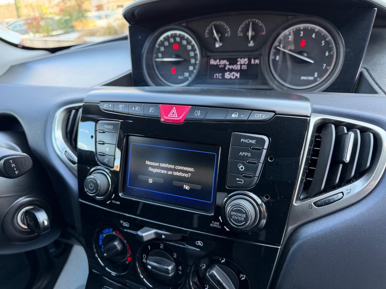 Lancia Ypsilon 1.2 69 CV 5 porte Mya