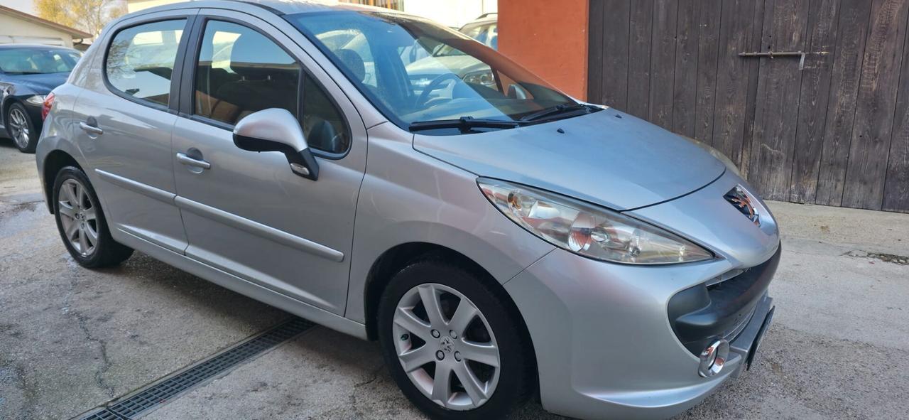 Peugeot 207 1.6 HDi 110CV 5p. Féline neopatentati