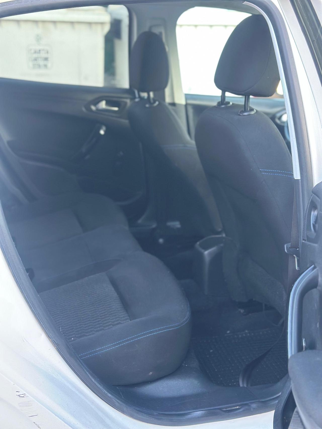 Peugeot 208 PureTech 82 Stop&Start 5 porte Signature