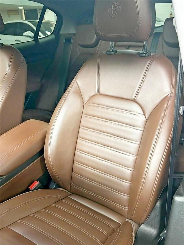 Alfa Romeo Stelvio 2.2 Turbodiesel 210 CV AT8 Q4 Executive