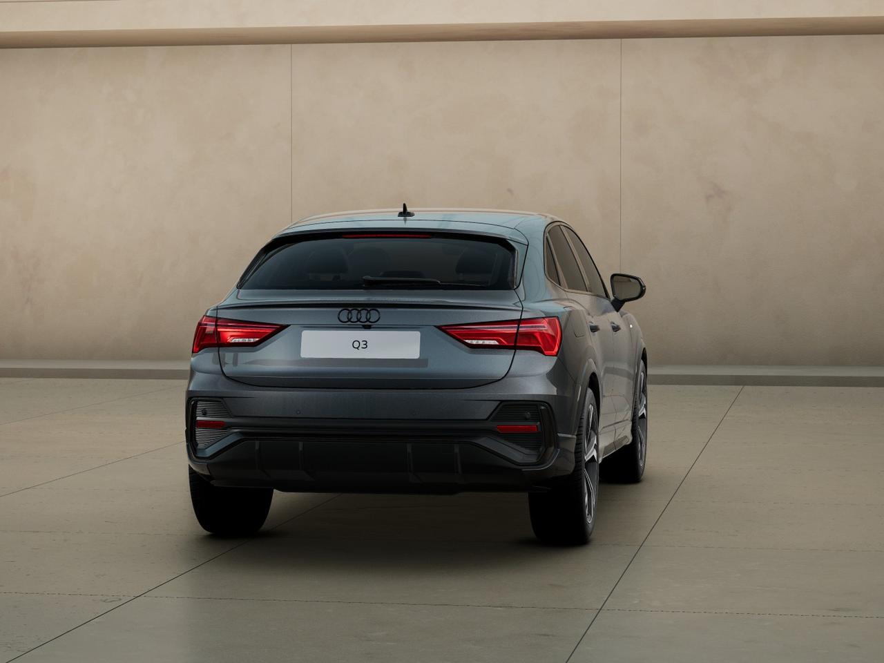 Audi Q3 sportback 35 2.0 tdi identity black s-tronic