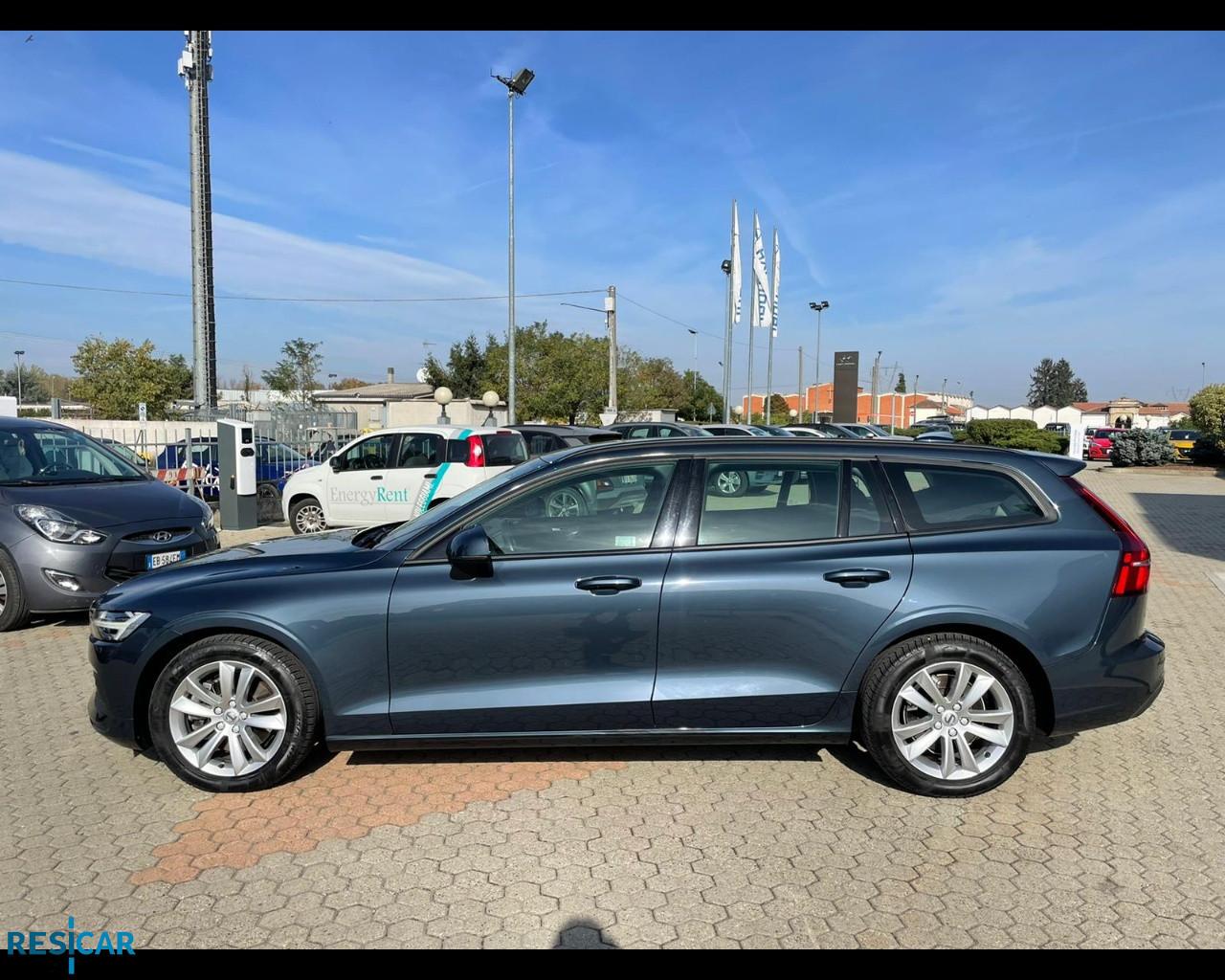 VOLVO V60 II 2019 V60 2.0 b4 Momentum Business Pro auto