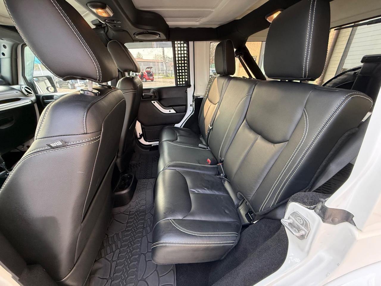 Jeep Wrangler Unlimited 2.8 CRD DPF Sahara Auto