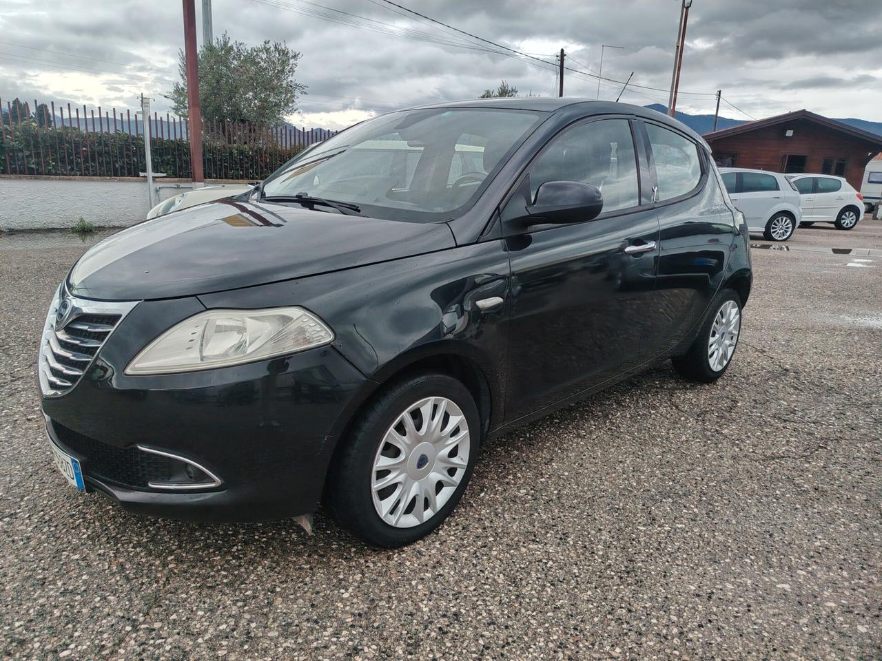 Lancia Ypsilon 1.2 69 CV Unyca