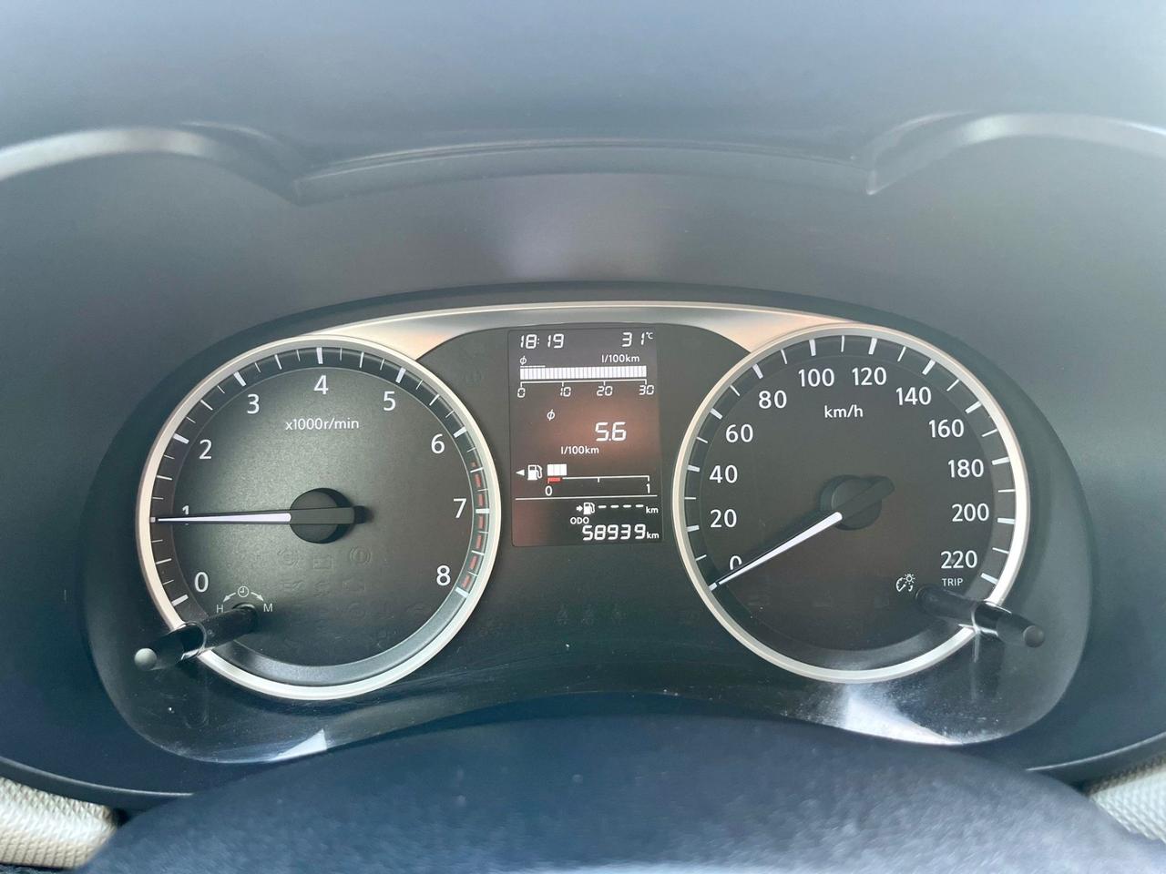 Nissan Micra 1.0benz 2018 58.000km per neopatentati