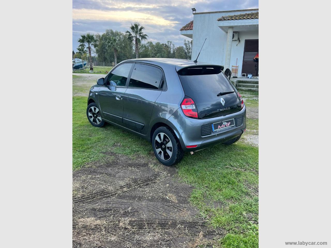 RENAULT Twingo SCe Lovely