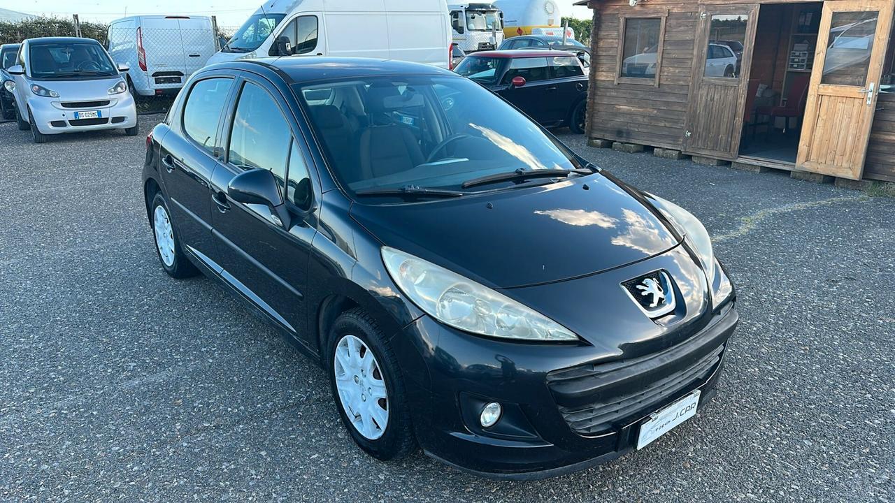 Peugeot 207 1.4 8V 75CV 5p. Millesim 200