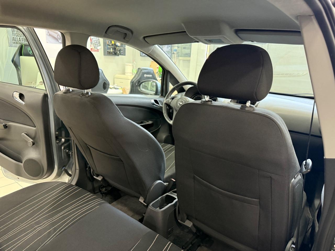 Opel Corsa 1.2 gpl 2011 full optional