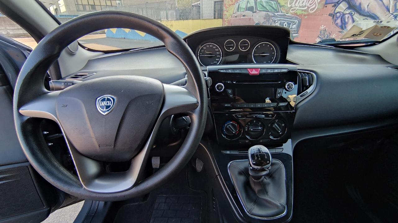 Lancia Ypsilon 1.2 69 CV 5 porte GPL Ecochic Gold NEOPATENTATI - 2015