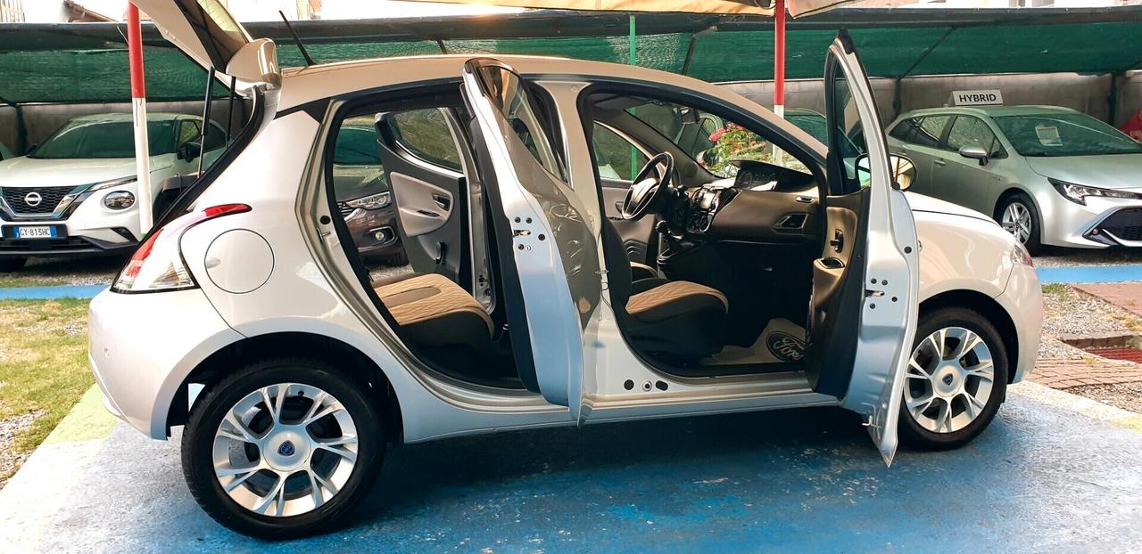 LANCIA YPSILON 1.2 BENZINA G.P.L DI CASA 76MILA KM EURO 6