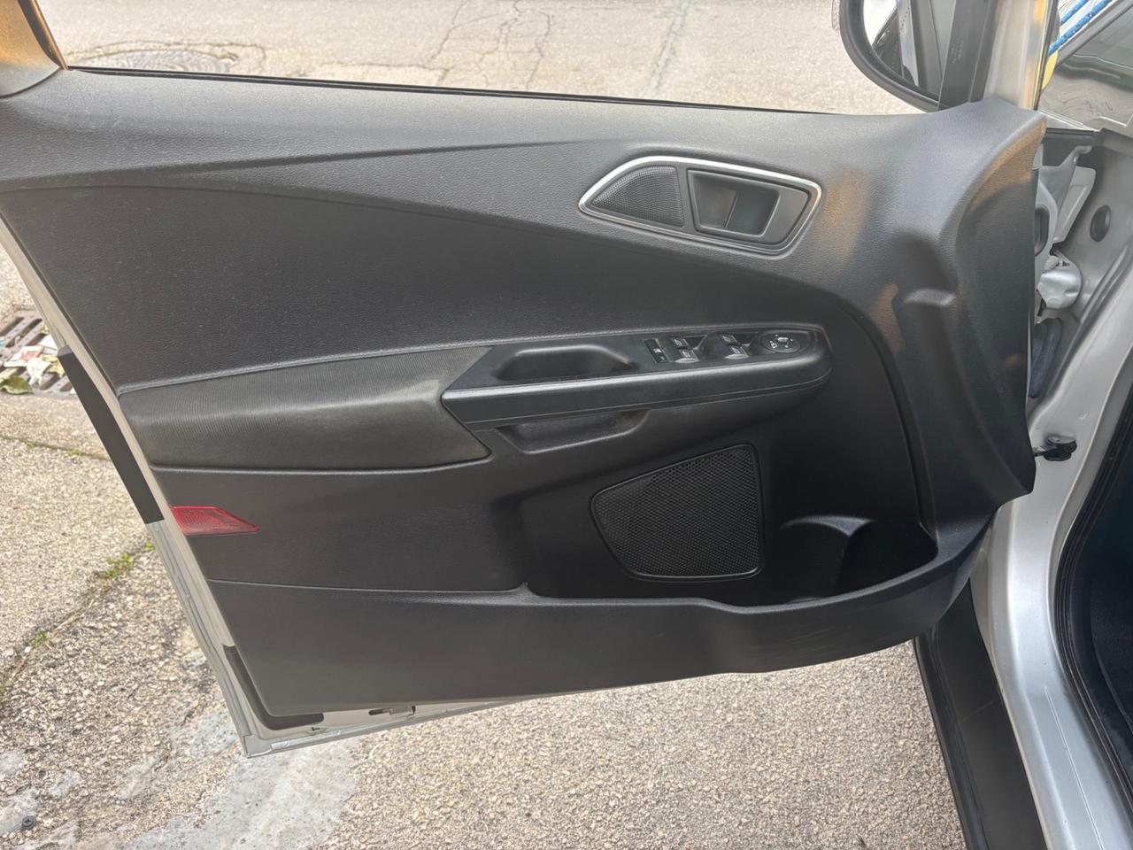 Ford B-Max 1.6 TDCi 95 CV Individual