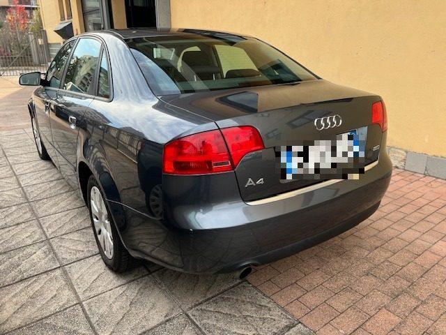 AUDI A4 2.0 20V