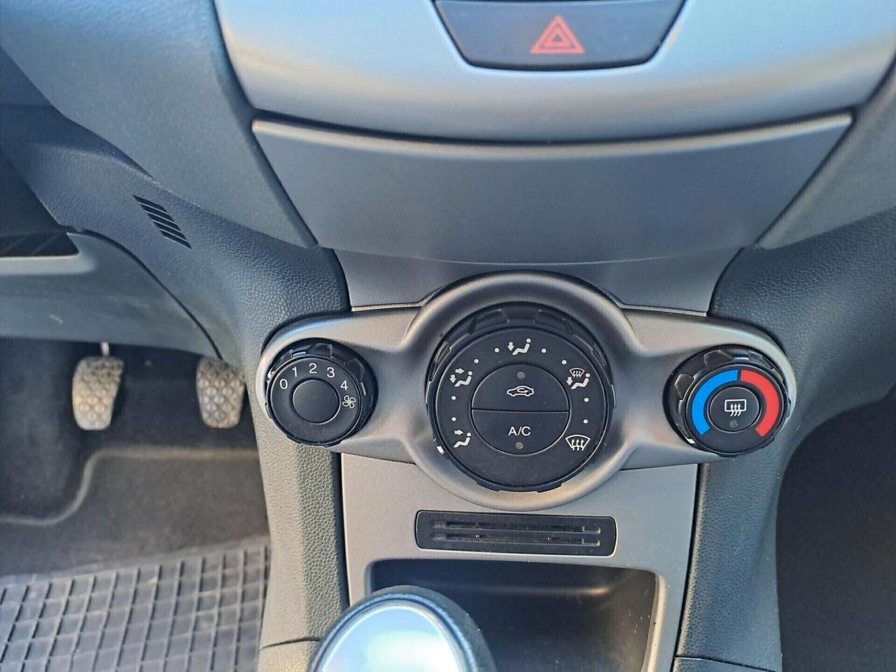 Ford Fiesta 1.4 5 porte Bz.- GPL Titanium