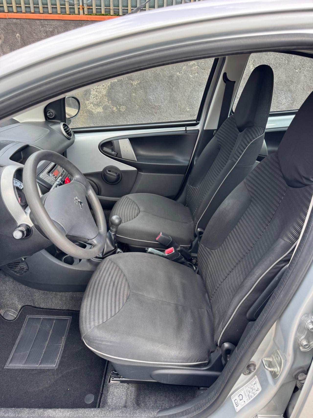 Peugeot 107 1.0 CLIMATIZZATORE