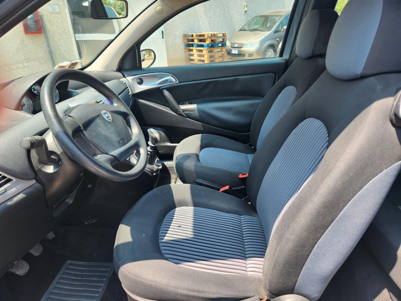 Lancia Ypsilon 1.2 BENZINA X NEOPATENTATI
