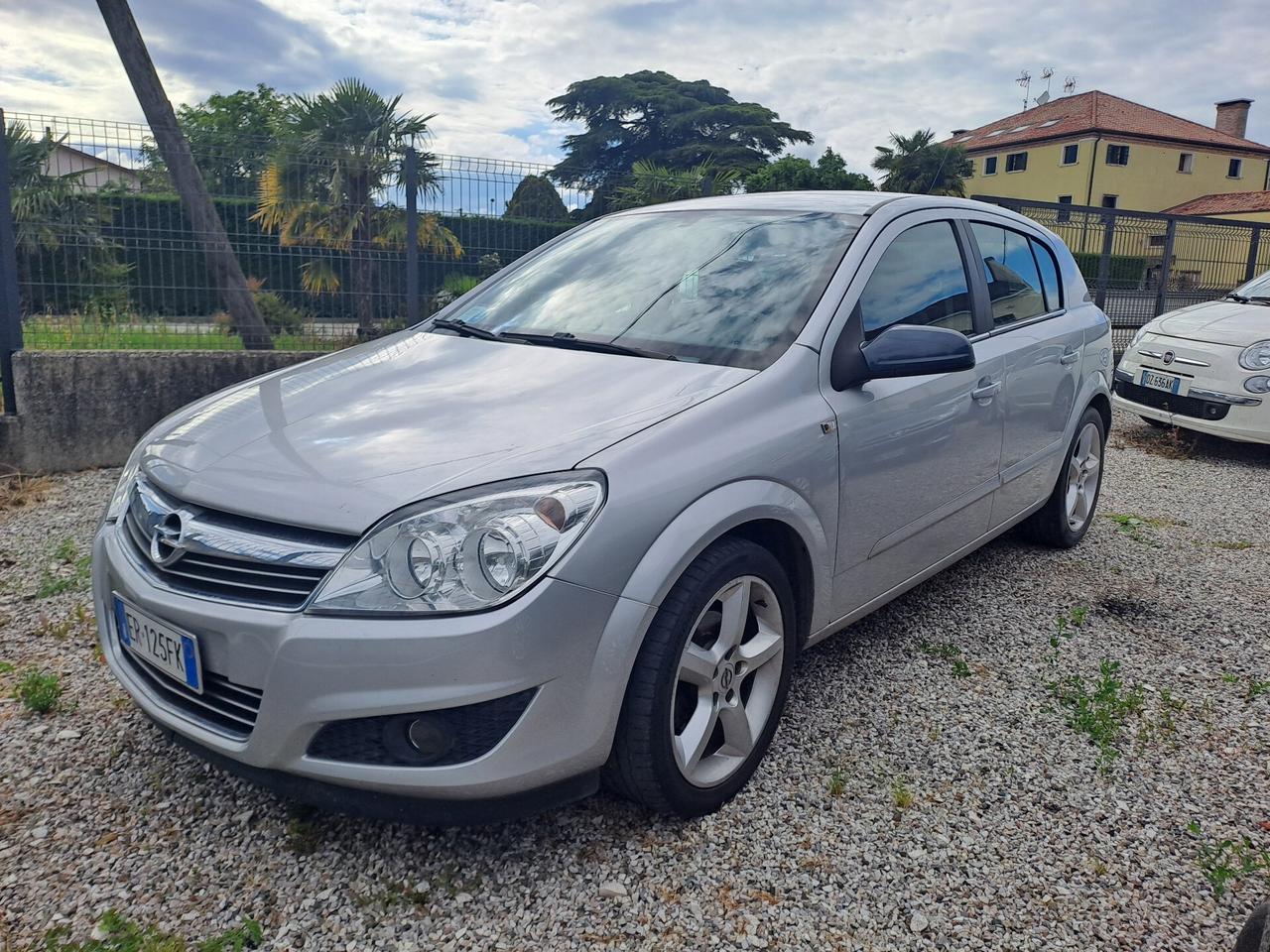 Opel Astra 1.6 16V VVT 5 porte Cosmo