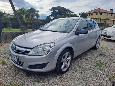 Opel Astra 1.6 16V VVT 5 porte Cosmo