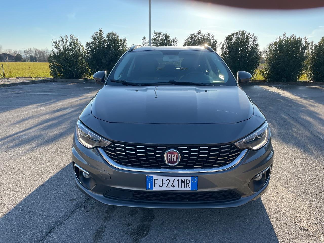 Fiat Tipo 1.6 Mjt anno 2017 navi pronta al uso