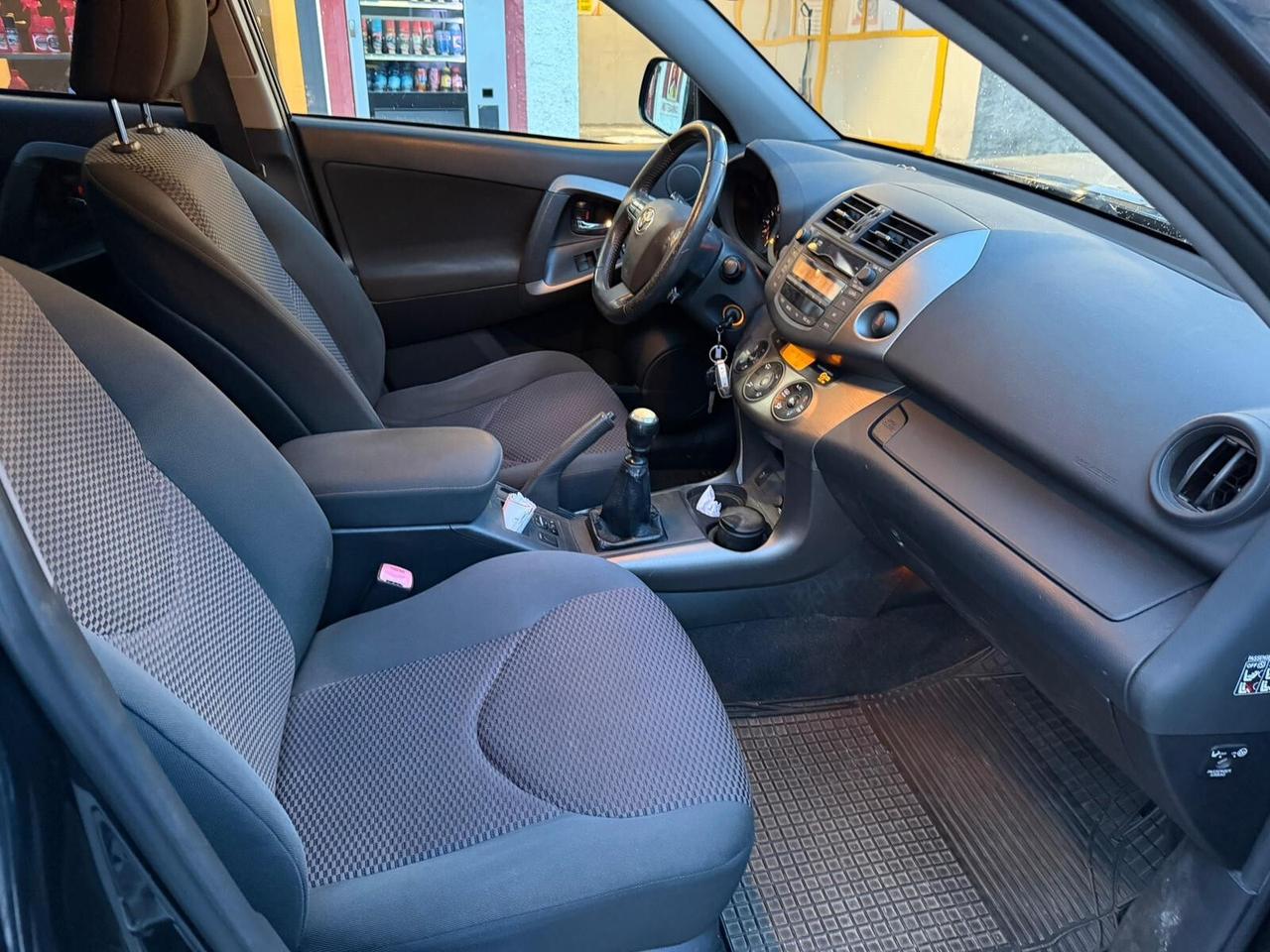 Toyota RAV 4 RAV4 2.2 D-4D 150 CV Lounge