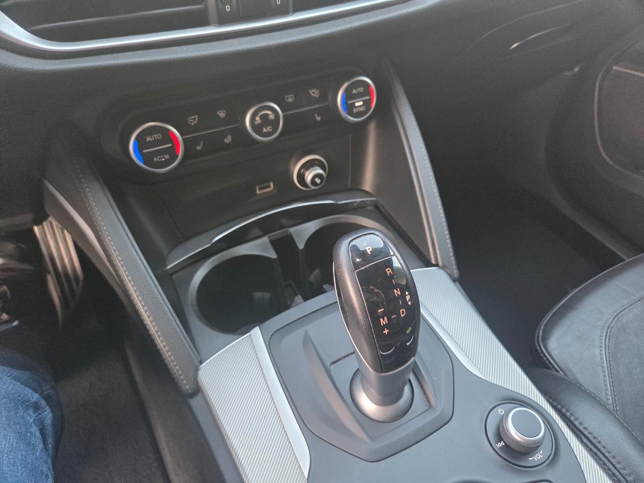 Alfa Romeo Stelvio 2.2 T.D 180 CV AT8 Q4 Executive VETTURA PER OPERATORI DEL SETTORE