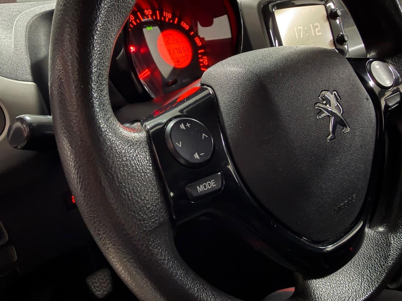 Peugeot 108 1.0 VTi (69) 5p Allure Top 2014