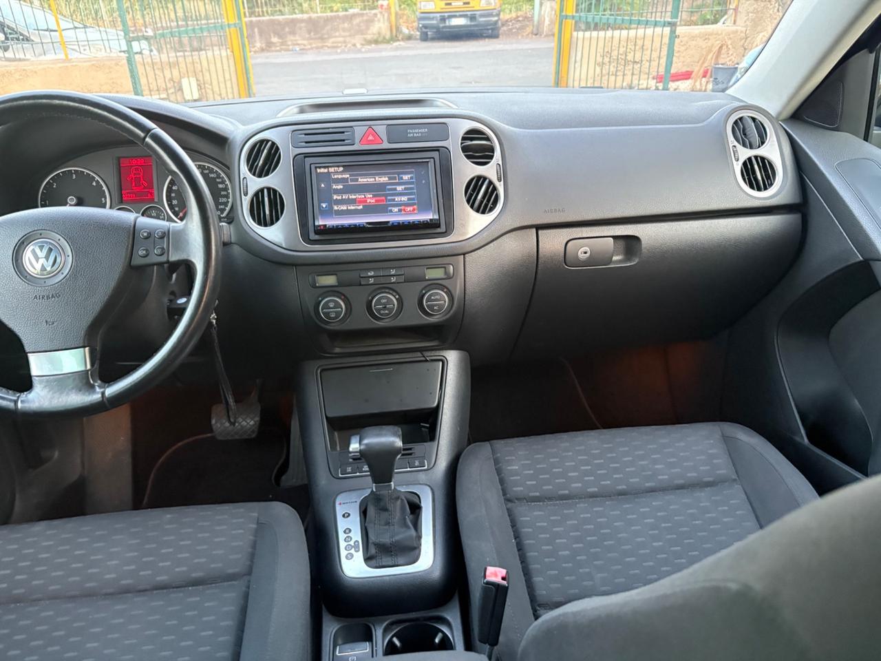 Volkswagen Tiguan 2.0 16V TDI DPF tiptronic Track & Field (28°)