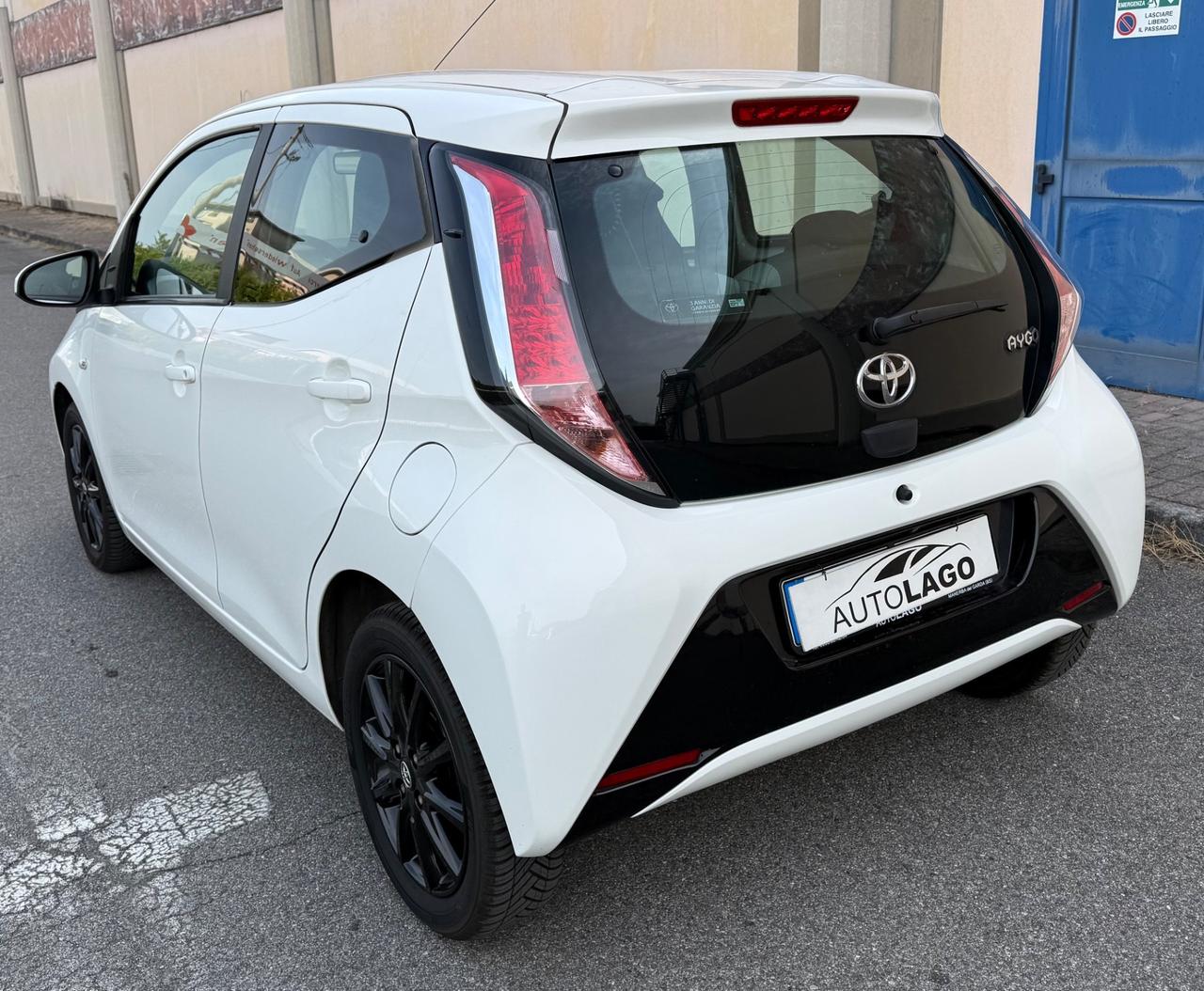 Toyota Aygo 1.0 VVT-i 69 CV 5 porte x-play