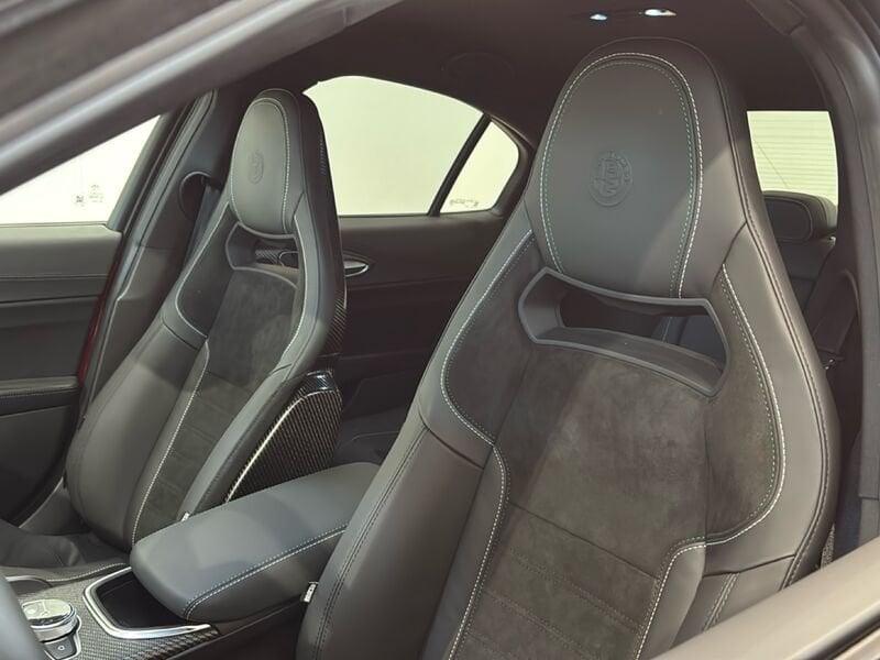 Alfa Romeo Giulia Giulia 2.9 V6 Bi-Turbo AT8 Quadrifoglio